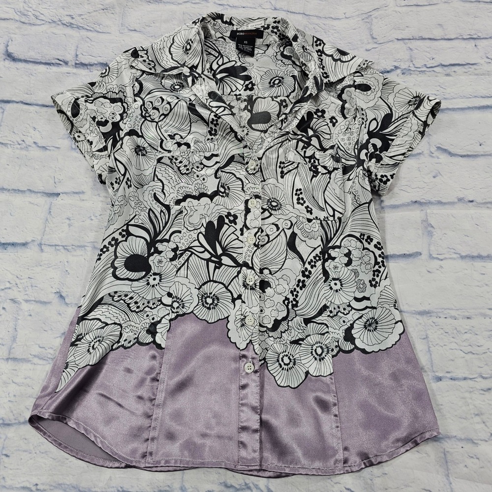 BCBGMAXAZRIA Button Up Shirt Womens XS Black White Lavender Floral Satin Blouse